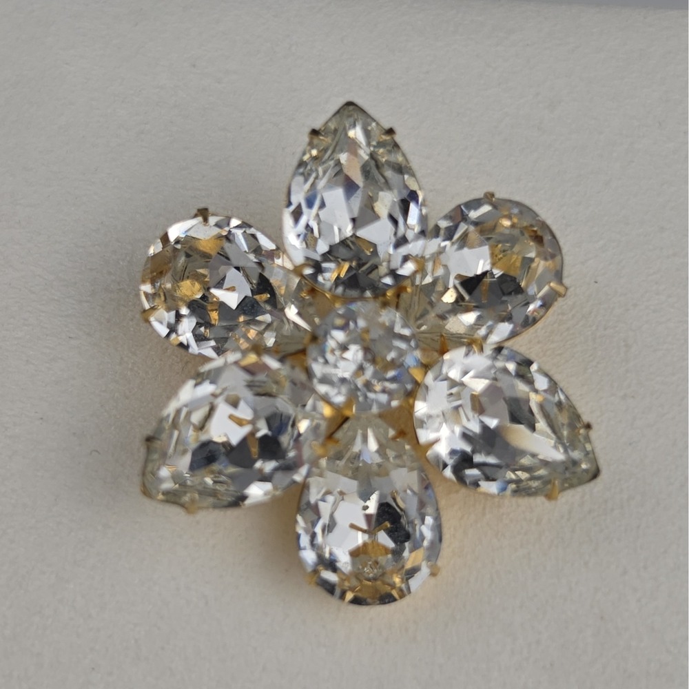 Vintage Signed Weiss Gold Tone Rhinestone Teardrop Flower Brooch Pin Crystal